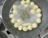 छैना रसगुल्ले (Chena rasgulla recipe in hindi) रेसिपी चरण 6 फोटो