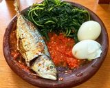 Foto langkah ke 5 dari resep Ikan Kembung Goreng Sambal Dadak.