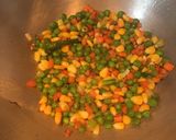 A picture of step 3 of Garlic Veg Soup.