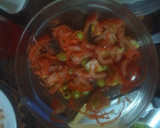 Foto del paso 1 de la receta: Cuenco de ensalada de langostinos y atún con salsa rosa rápida
