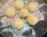 A picture of step 8 of Mac and cheese balls.