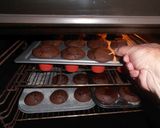 Φωτογραφία βήματος 16 της συνταγής Muffins διπλής σοκολάτας για...τριπλή απόλαυση!