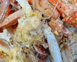 รูปขั้นตอนการทำที่ 3 ของ ปูผัดวุ้นเส้น v.2 🦀 / Stir fried glass noodles with crabs 🦀