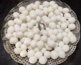 A picture of step 3 of Rice flour sesame dumplings.