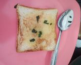 Foto langkah ke 1 dari resep Scrambled Egg with Bread Toast.