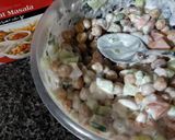 A picture of step 4 of Mayo chana chaat.