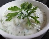 صورة لخطوة 6 من وصفة 🥗 سلطة الزبادي بالخيار 🥒🥒