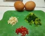 Foto langkah ke 1 dari resep Nasi Telor Kecap.