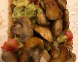 Foto del paso 3 de la receta: Bruschetta de palta, tomate, hongos y fainá.... una exquisitez en dos patadas!!