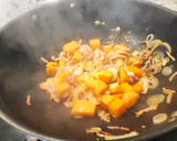 Foto del paso 3 de la receta: Fusilli cremoso con bacon y calabaza