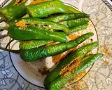 A picture of step 1 of ہری مرچ کے بھرواں پکوڑے.