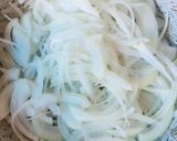 Hình bước làm 2 của món Gỏi cá trích cuốn bánh tráng