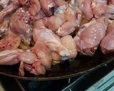 A picture of step 1 of Chicken white kadhai.