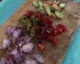 Foto langkah ke 2 dari resep Sambel Teri Kacang.