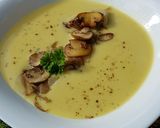 Póréhagymás cukkini krémleves, pirított gombával! recept fázis 8 fotója