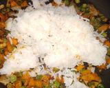 A picture of step 5 of Palak packed veg Maggi masala pulav.