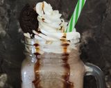 A picture of step 7 of Oreo Milkshake.