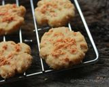 Foto langkah ke 8 dari resep Eggless Cheese Cookies / kue kering keju 4 bahan.
