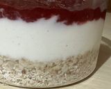 Φωτογραφία βήματος 2 της συνταγής Overnight oats (φράουλα) σε στρώσεις