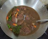 Foto langkah ke 3 dari resep Semur Daging Kentang.