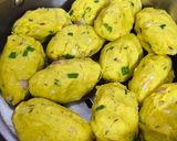 લીલી ડુંગળી ના મુઠીયા(Spring onion muthiya recipe in gujarati) રેસીપી સ્ટેપ3ફોટો