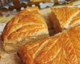 Une image de l'étape 7 de Galette des rois frangipane 👑.