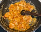 Foto langkah ke 4 dari resep Udang Goreng Saus Telur Asin.