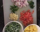 Foto langkah ke 1 dari resep Kari kentang kacang polong.