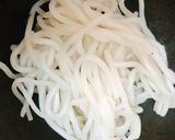 A picture of step 7 of Vegetarian Bún Bò.