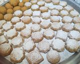 صورة لخطوة 8 من وصفة معمول السميد بحشوه التمر🌴 🤤😋