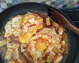 Foto langkah ke 3 dari resep Telur dan Tempe Masak Kecap Simpel Lezat.