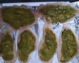A picture of step 3 of Chicken pesto rolls up.