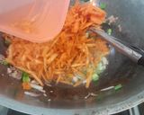 Foto langkah ke 3 dari resep Tumis Pedas Bihun Wortel.