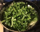 Foto del paso 1 de la receta: Fideos integrales con salteado de espinacas