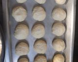 Foto del paso 4 de la receta: Pancitos de queso y cebolla