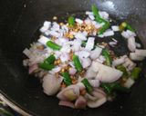 A picture of step 1 of Beans and cabbage curry.