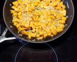 Foto del paso 1 de la receta: Fideos con calabaza, pollo y pavo