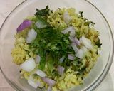 A picture of step 5 of Indori poha(specially made with extra ingredients).