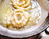 A picture of step 5 of Spicy Chakli.