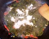 Foto langkah ke 6 dari resep 🍲 Oblok-oblok daun singkong bumbu iris simpel.