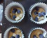 Áfonyás- fehércsokis muffin recept fázis 3 fotója