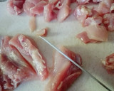 Foto del paso 3 de la receta: Tacos de pollo frito con cebolla roja encurtida exprés