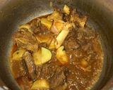 A picture of step 2 of Gobhi gosht.