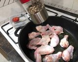 Foto del paso 2 de la receta: Alitas de pollo en salsa jardinera pasada por colador chino