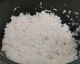Foto langkah ke 1 dari resep Nasi Goreng Sosis Keju.