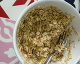 Foto del paso 1 de la receta: Granola saludable con 2 ingredientes en sartén