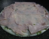 Foto del paso 2 de la receta: Tortilla de claras con hierbas frescas rellena de pavo