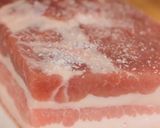 Hình bước làm 3 của món Mì bay thịt Chashu lãng mạn
