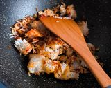 Gambar langkah 3 resipi NasGor Cendawan & Telur.