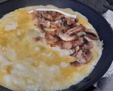Foto del paso 2 de la receta: Omelette de champiñones y aceitunas